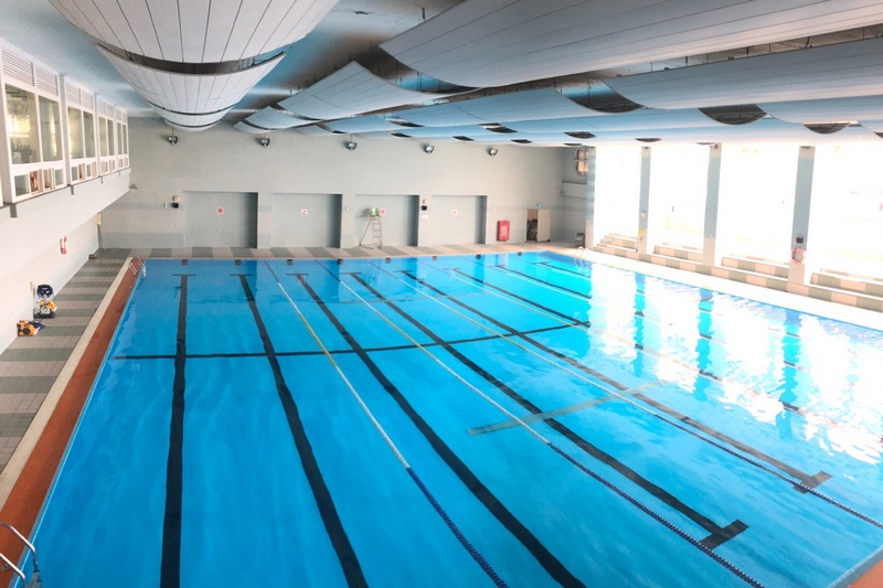 室內(nèi)泳池潮濕不用怕，泳池除濕機(jī)來除濕